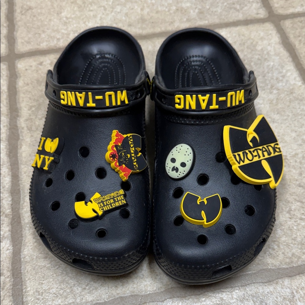 CROCS Black Mules with Vibrant Yellow Details